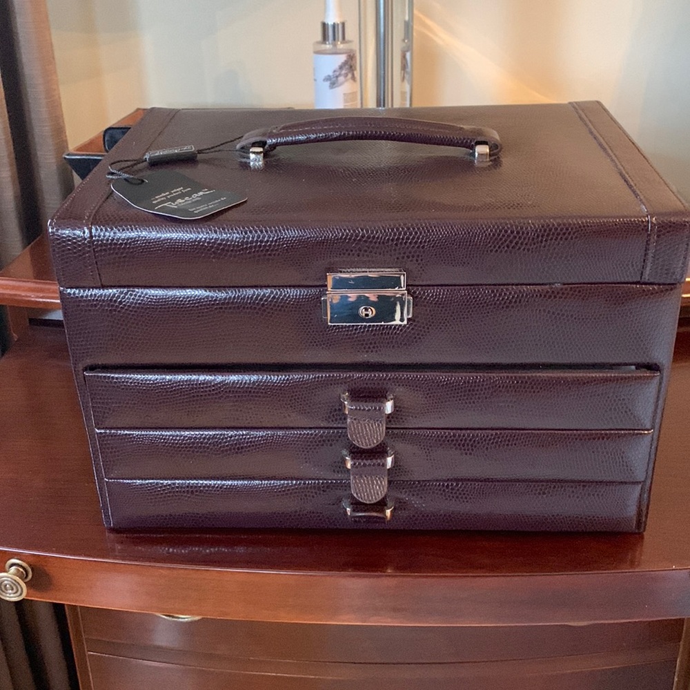 Beautiful jewelry box